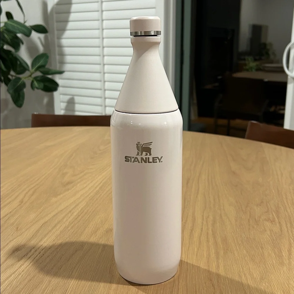 Stanley Pink and White Insulated Water Bottle - Picture 4 of 4